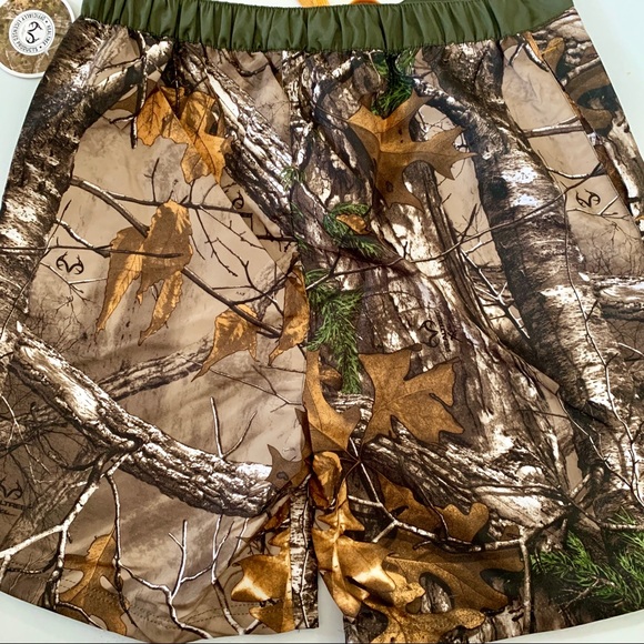 Men’s Realtree Hunting Board Shorts Sz. XL - Picture 3 of 3